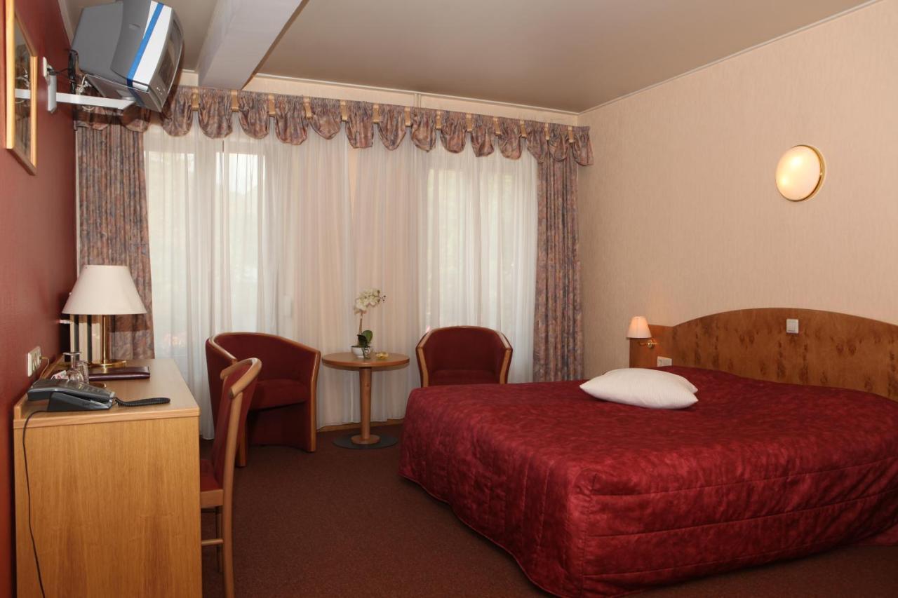 Hotel Op Der Bleech Larochette Εξωτερικό φωτογραφία